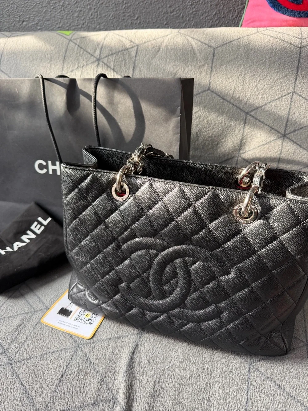 CHANEL Black Quilted Caviar Leather Shoulder Bag with Silver Chain Straps/ GST